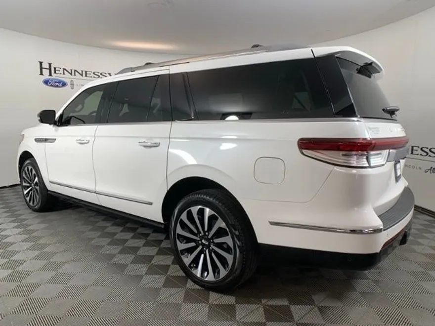 2024 Lincoln Navigator Reserve L photo 1