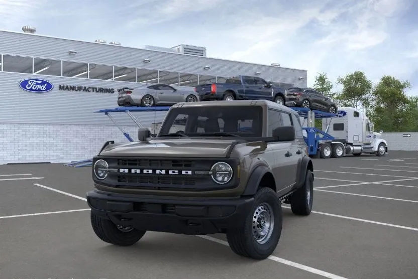2025 Ford Bronco Base photo 1