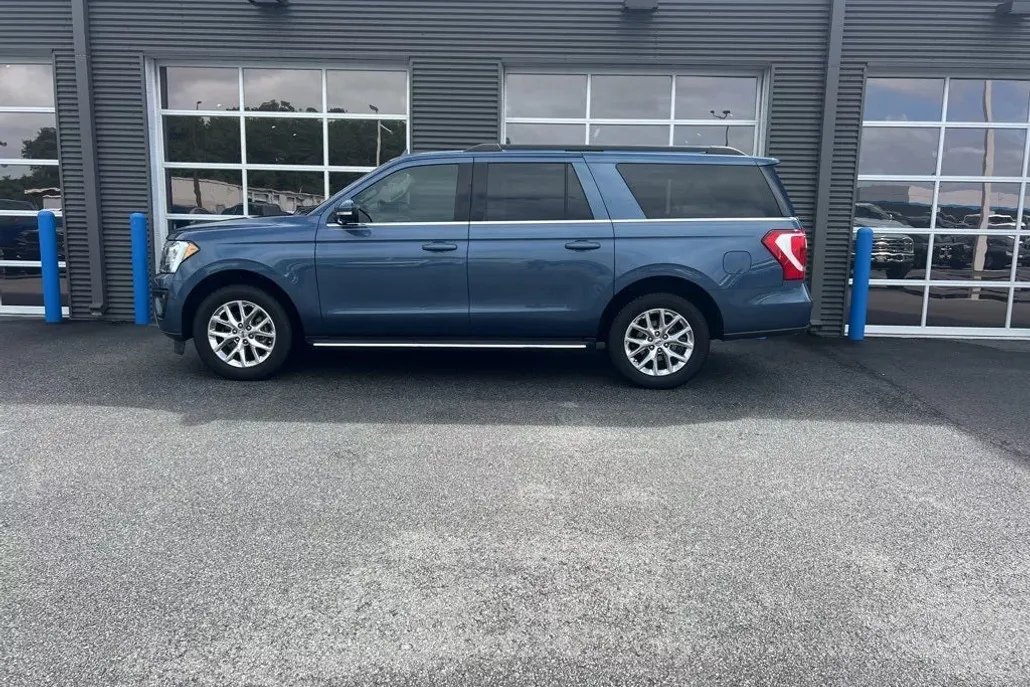 2020 Ford Expedition MAX XLT photo 1