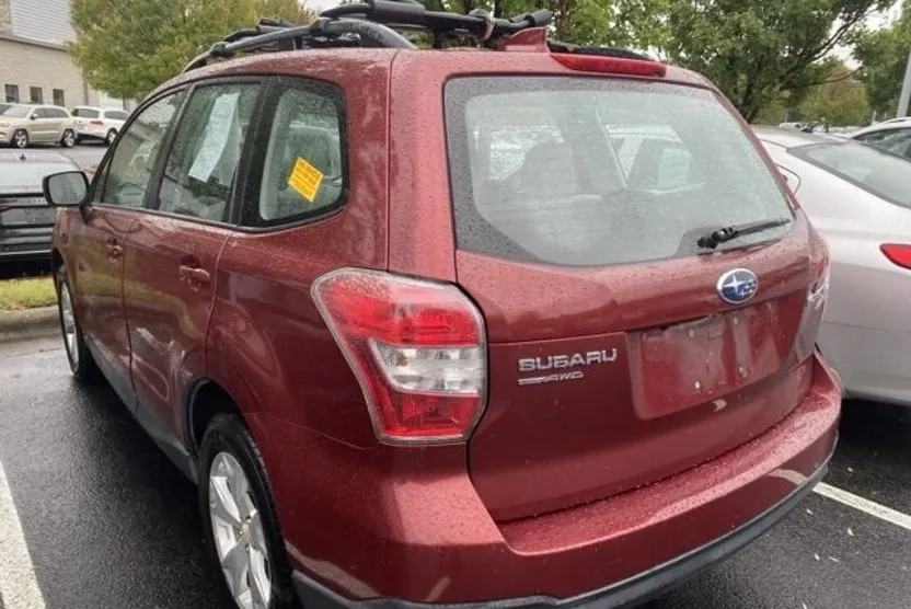 2016 Subaru Forester 2.5i photo 1