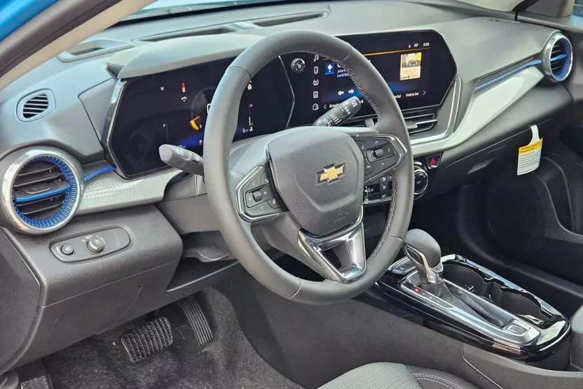 2026 Chevrolet Trax LT photo 1
