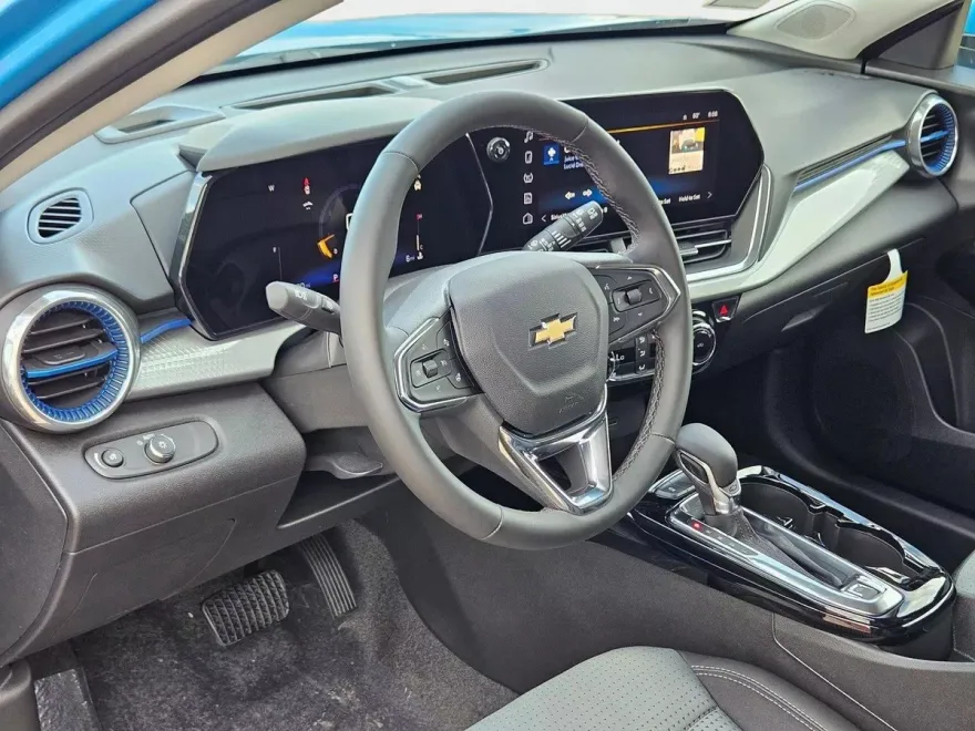 2026 Chevrolet Trax LT photo 1