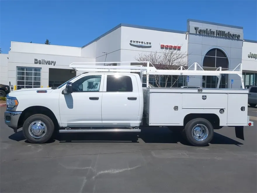 2024 Ram 3500 Tradesman photo 1