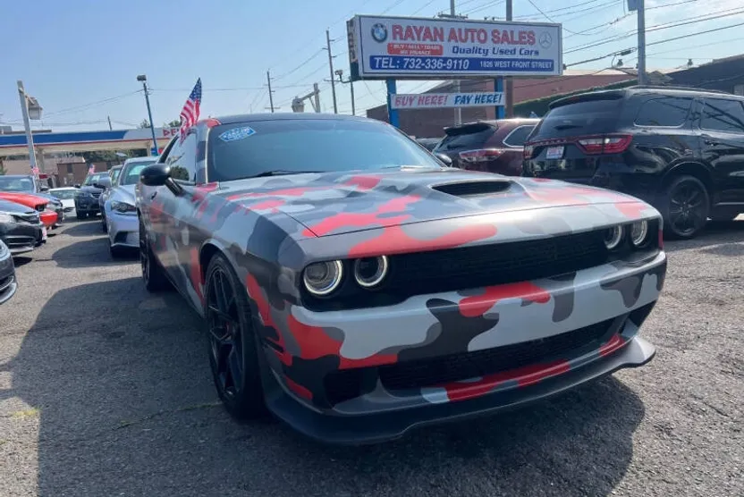 2017 Dodge Challenger SRT8 Hellcat photo 1