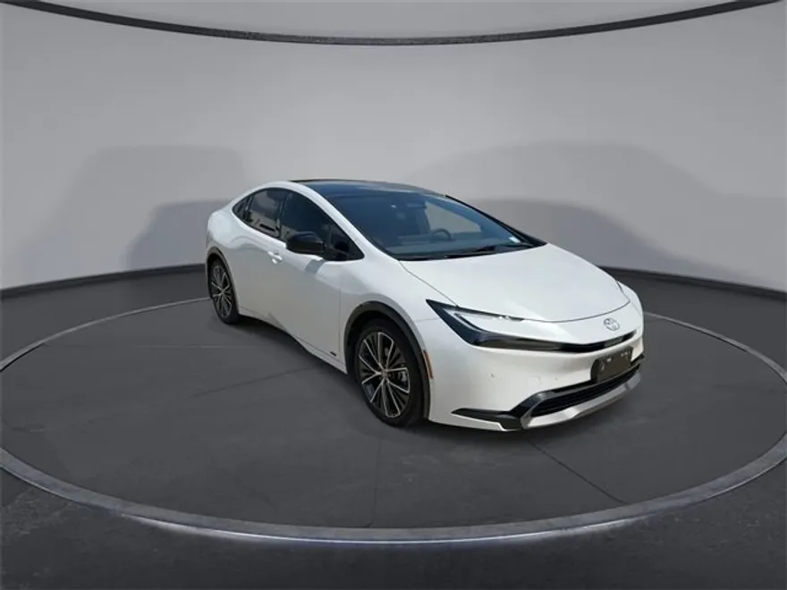 2024 Toyota Prius XLE photo 1