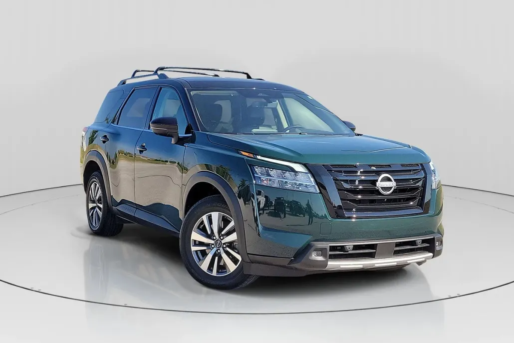 2023 Nissan Pathfinder SL photo 1