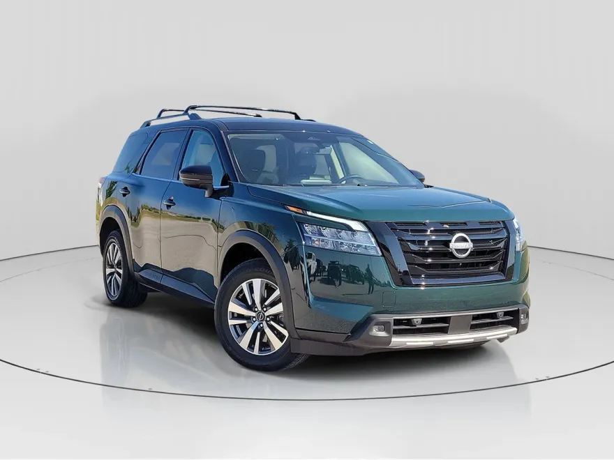 2023 Nissan Pathfinder SL photo 1