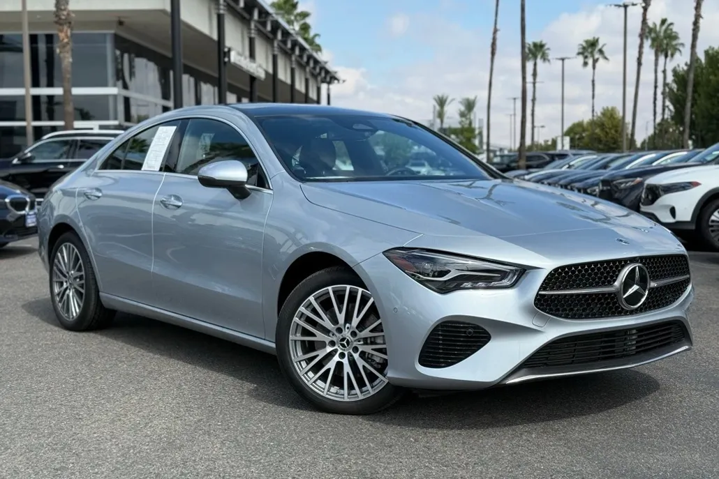 2025 Mercedes Benz CLA 250 4MATIC photo 1
