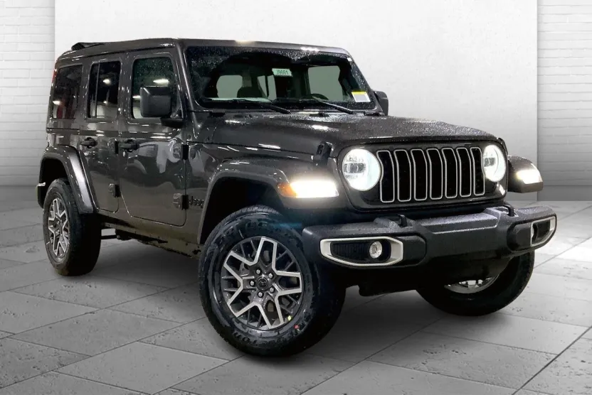 2025 Jeep Wrangler Sahara photo 1