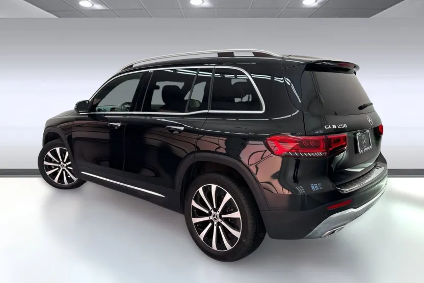 2022 Mercedes Benz GLB 250 photo 1