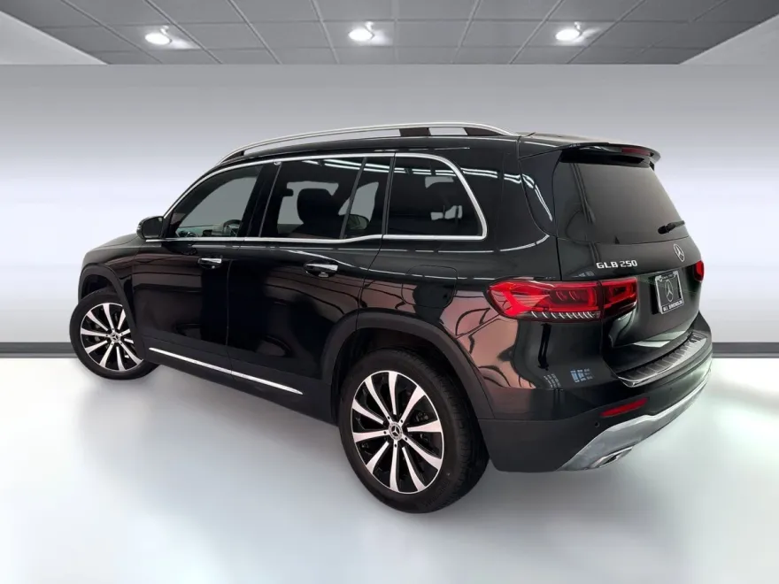 2022 Mercedes Benz GLB 250 photo 1