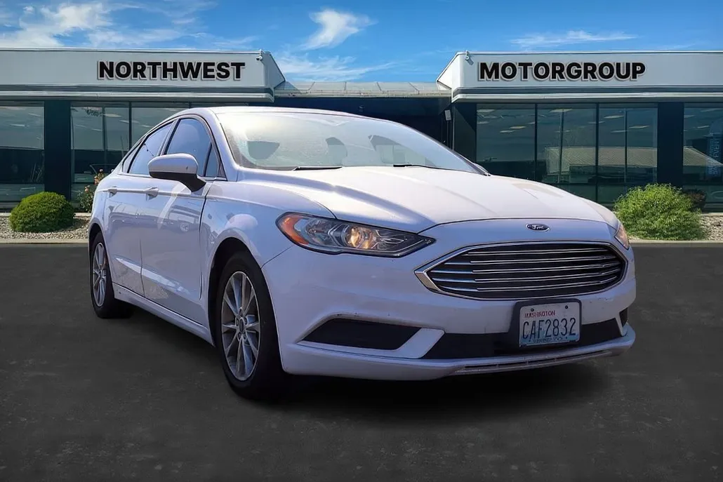2017 Ford Fusion SE photo 1