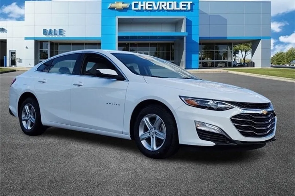 2025 Chevrolet Malibu LS photo 1