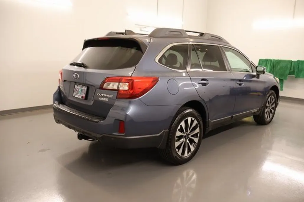 2017 Subaru Outback 2.5i Limited photo 1
