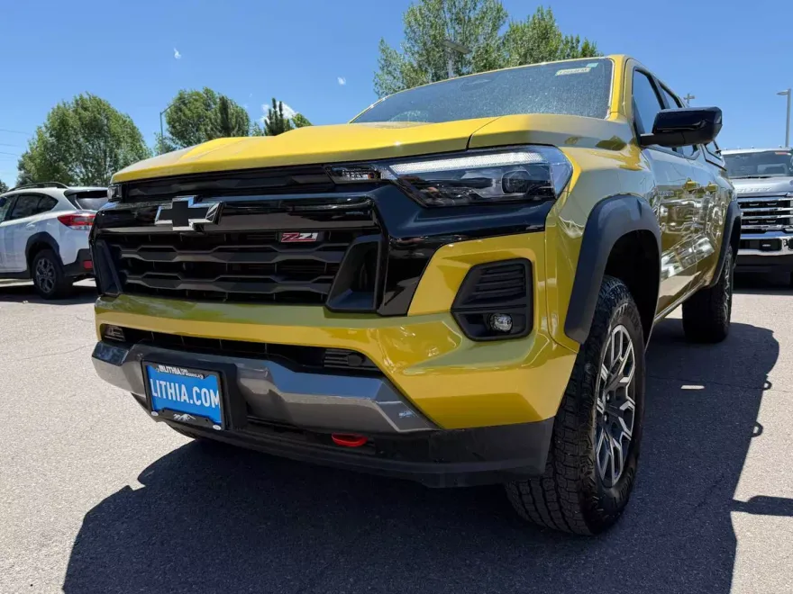 2024 Chevrolet Colorado Z71 photo 1