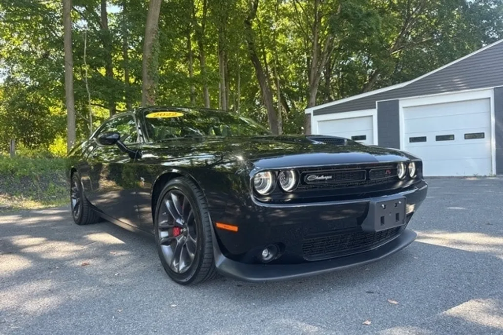 2022 Dodge Challenger R/T Scat Pack photo 1