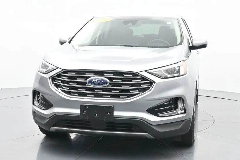 2022 Ford Edge SEL photo 1