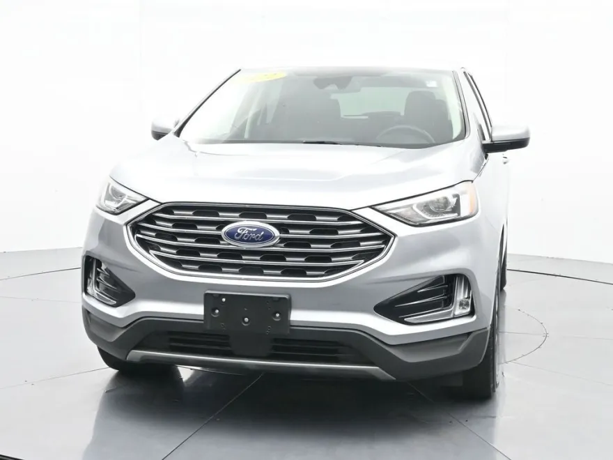 2022 Ford Edge SEL photo 1