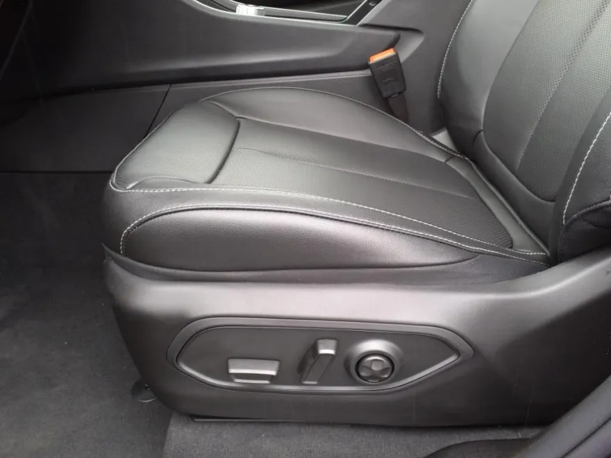 2024 Jeep Cherokee 4xe photo 1