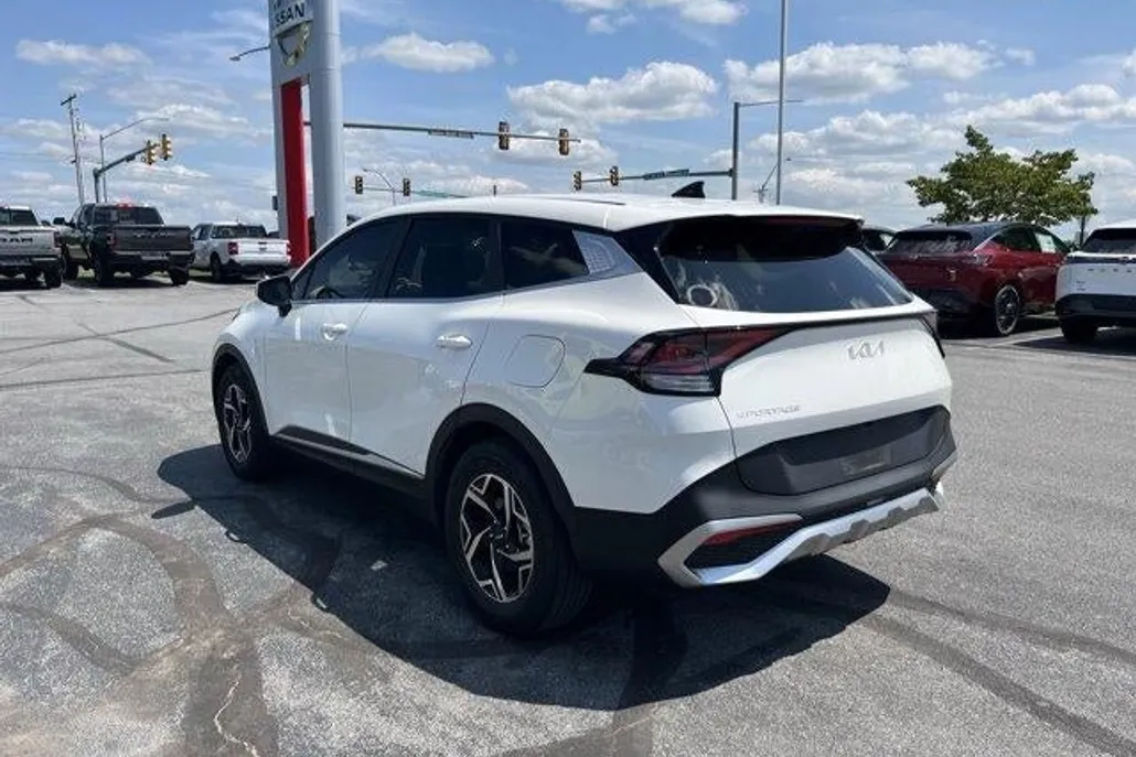 2024 Kia Sportage LX photo 1