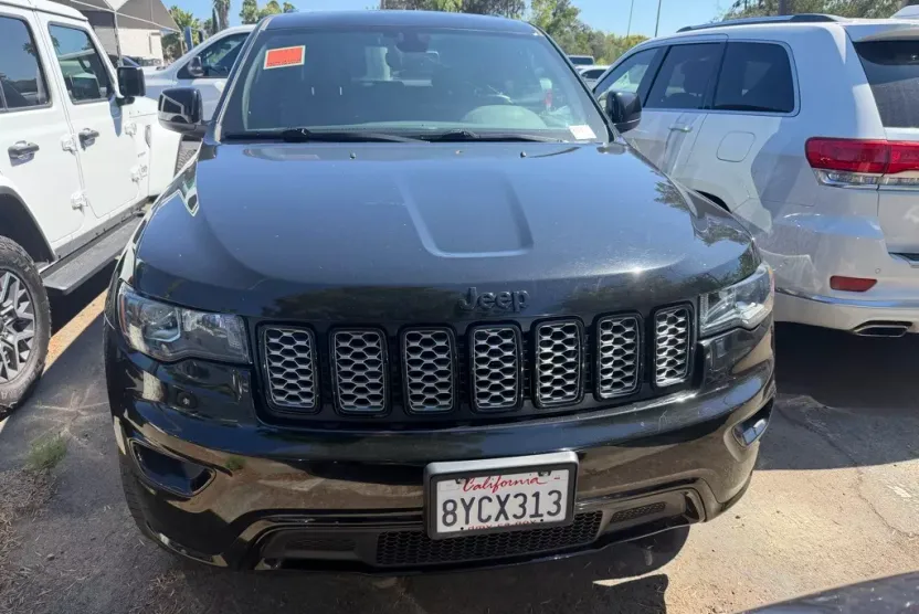 2018 Jeep Grand Cherokee Altitude photo 1