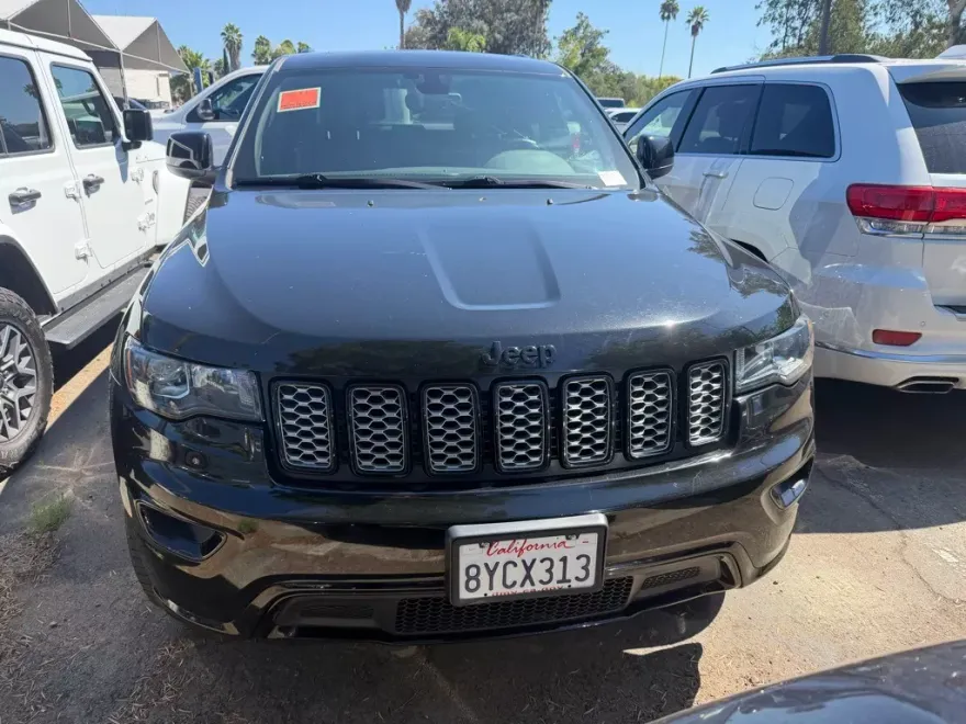 2018 Jeep Grand Cherokee Altitude photo 1