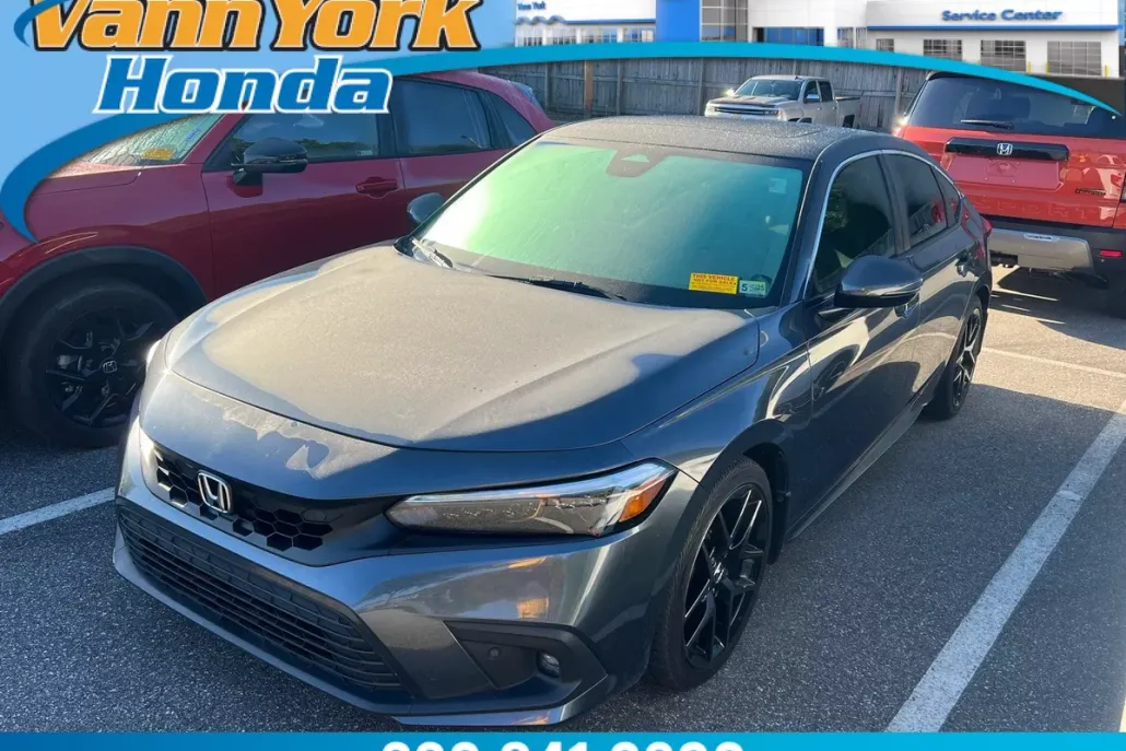 2023 Honda Civic Hatchback Sport Touring photo 1