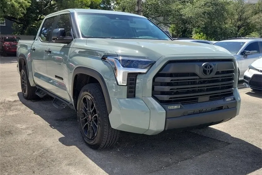 2024 Toyota Tundra SR5 photo 1