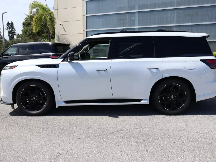 2026 Infiniti QX80 Sensory photo 1