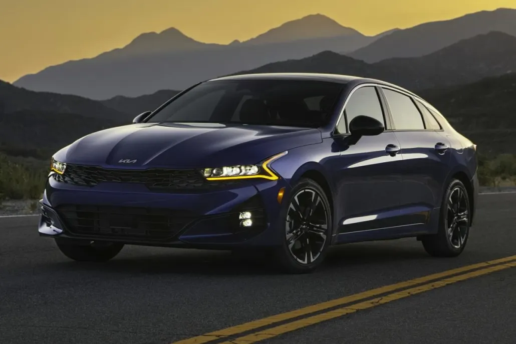 2022 Kia K5 LX photo 1