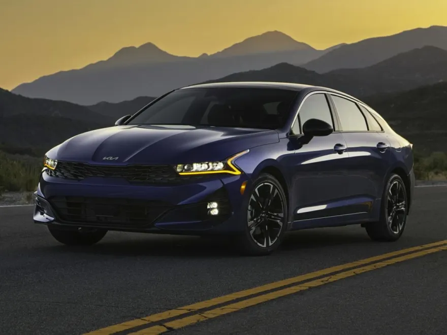 2022 Kia K5 LX photo 1