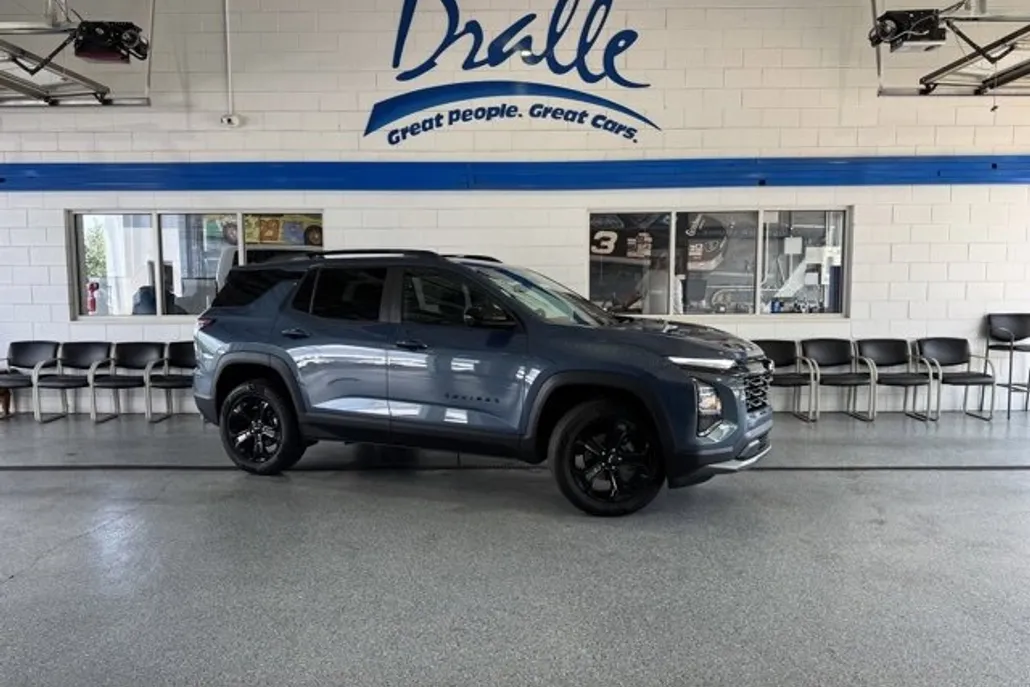 2026 Chevrolet Equinox LT photo 1