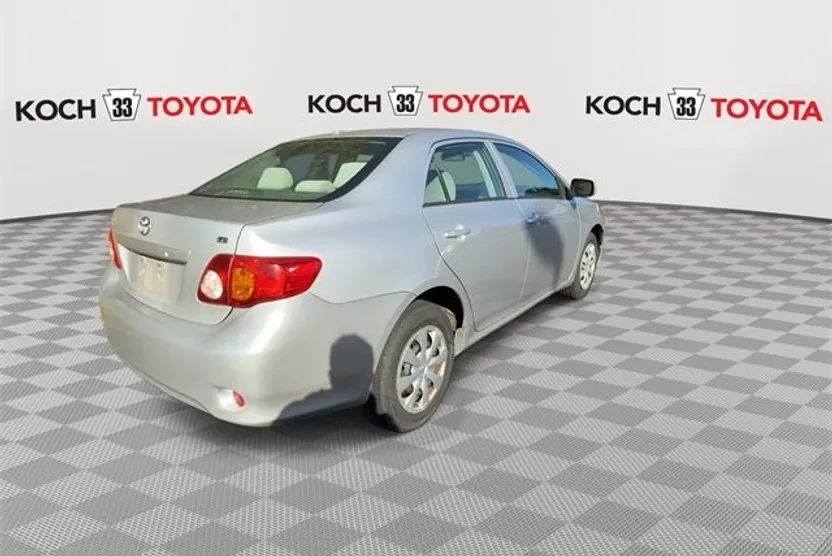 2009 Toyota Corolla LE photo 1