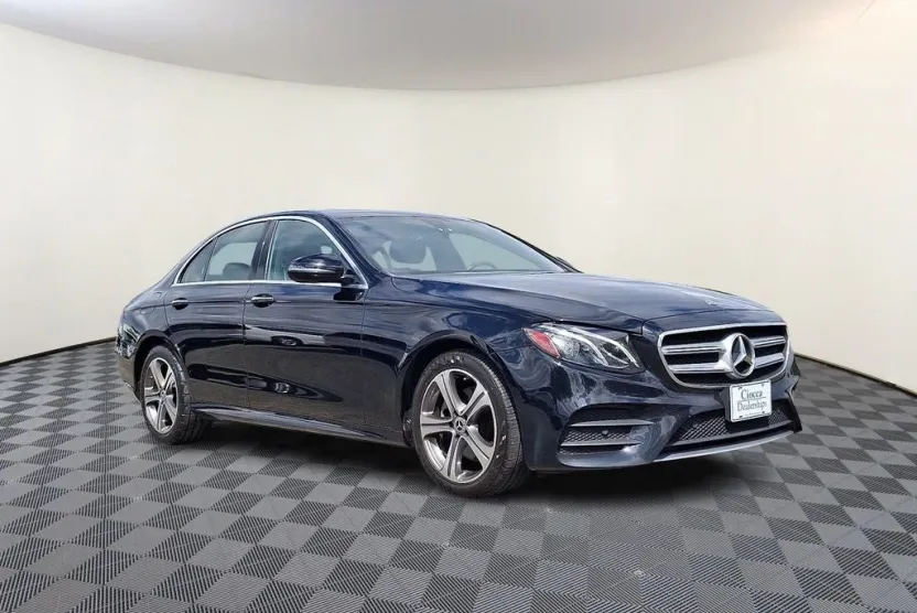 2019 Mercedes Benz E 300 Sedan 4MATIC photo 1