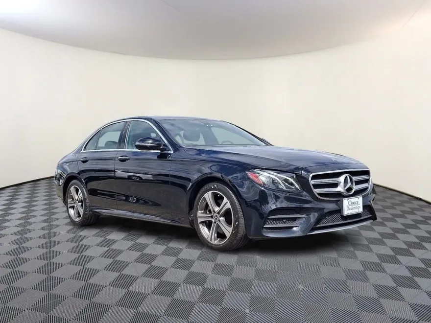 2019 Mercedes Benz E 300 Sedan 4MATIC photo 1
