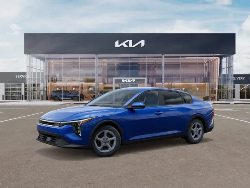 2025 Kia K4 LXS photo 1