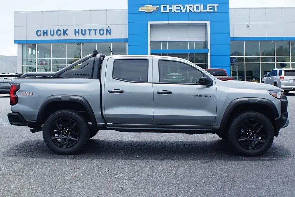 2025 Chevrolet Colorado Trail Boss photo 1