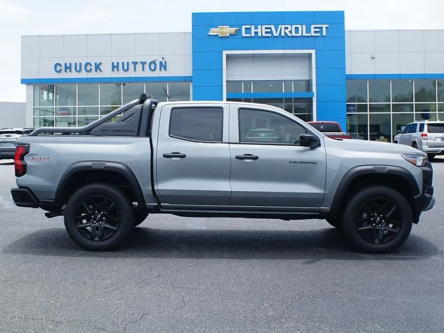 2025 Chevrolet Colorado Trail Boss photo 1