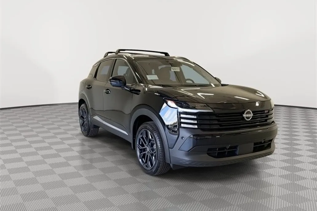 2026 Nissan Kicks SR photo 1