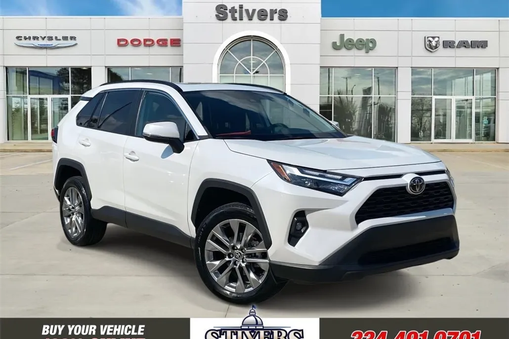 2023 Toyota RAV4 XLE Premium photo 1