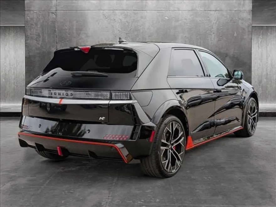 2025 Hyundai Ioniq N photo 1