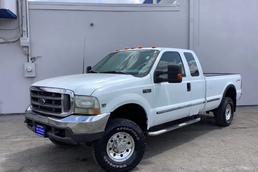 1999 Ford F-250 XLT photo 1