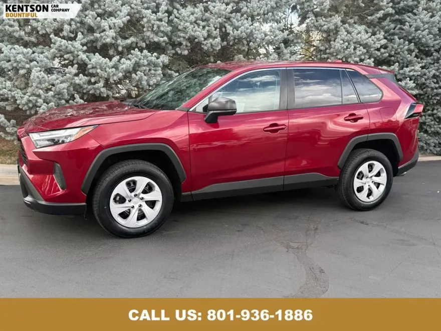 2024 Toyota RAV4 LE photo 1