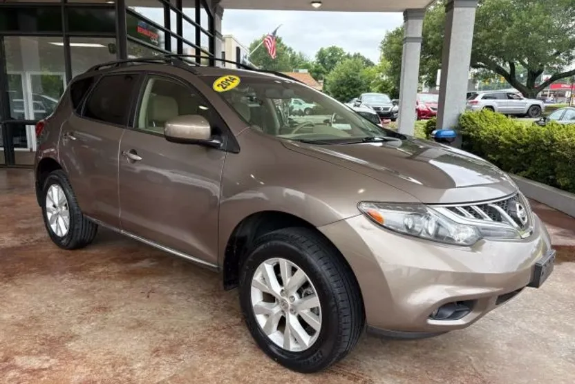 2014 Nissan Murano SV photo 1