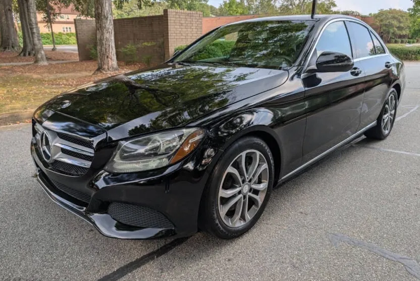 2017 Mercedes Benz C 300 photo 1