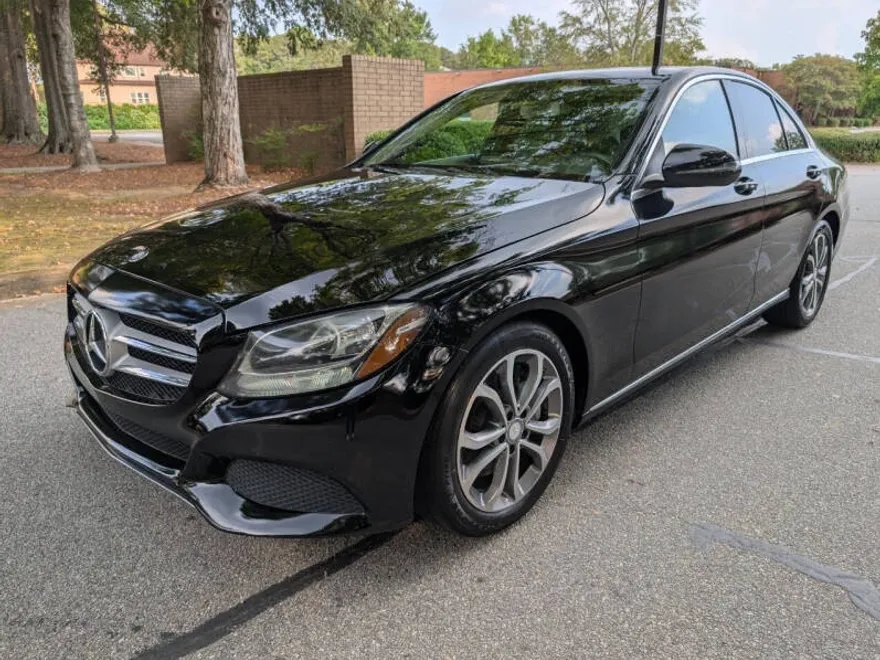 2017 Mercedes Benz C 300 photo 1