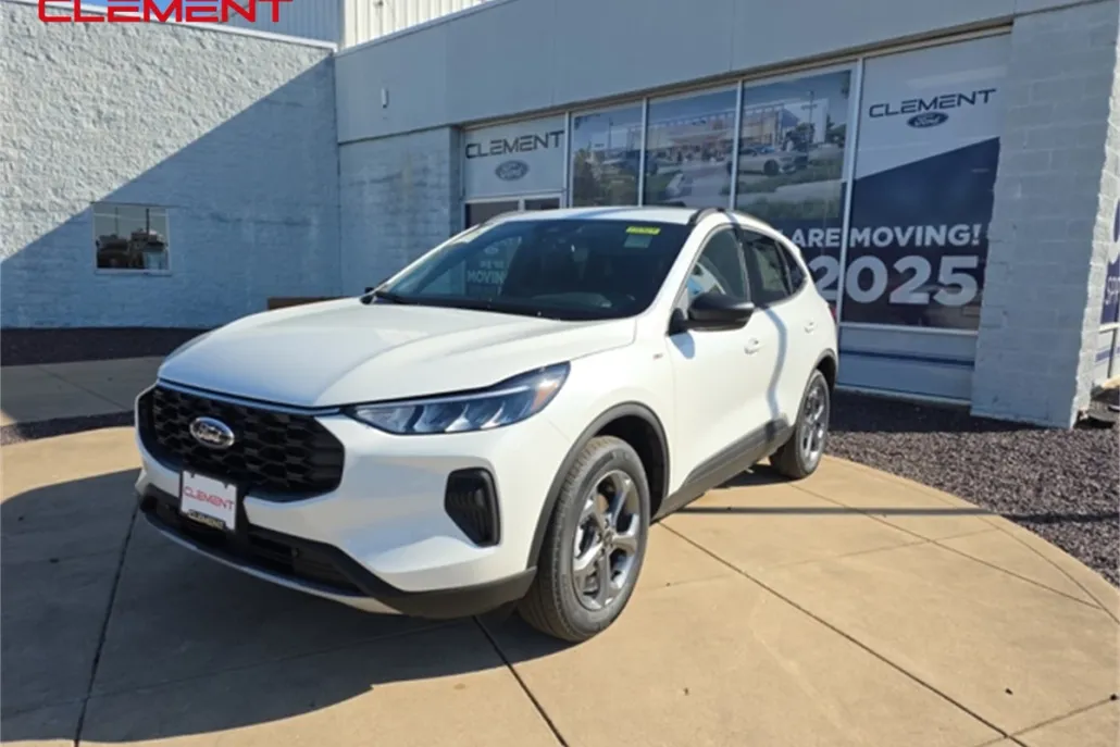 2025 Ford Escape ST-Line photo 1