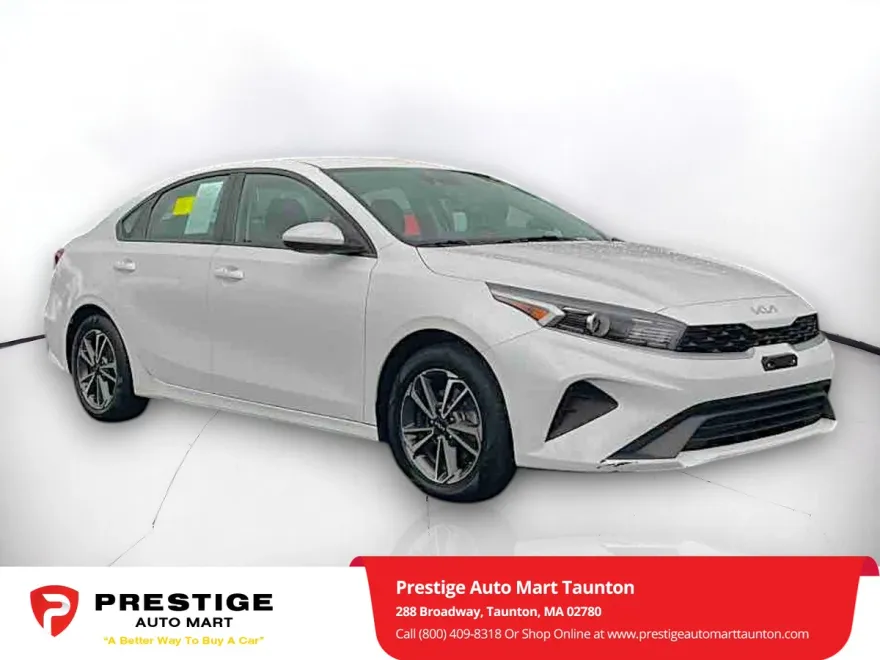 2023 Kia Forte LXS photo 1