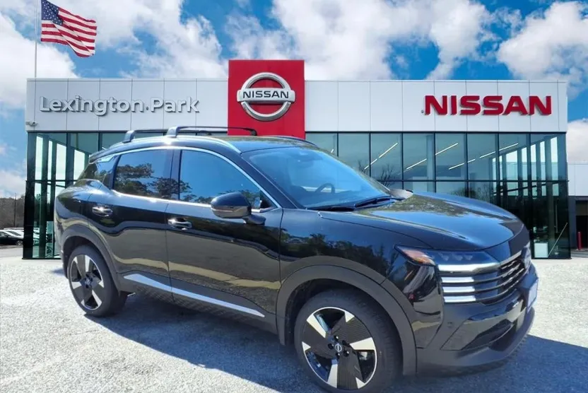 2026 Nissan Kicks SR photo 1