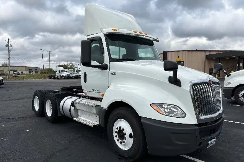 2018 International LT625 LT photo 1